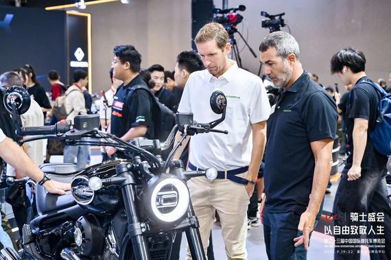 CIMAMotor 2025 kicks off at the Chongqing International Expo Center on Sept 19, attracting 86,000 visitors on its opening day, including attendees from over 30 countries and regions. (Photo provided to chinadaily.com.cn)