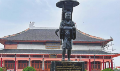 Friendship across Himalayas