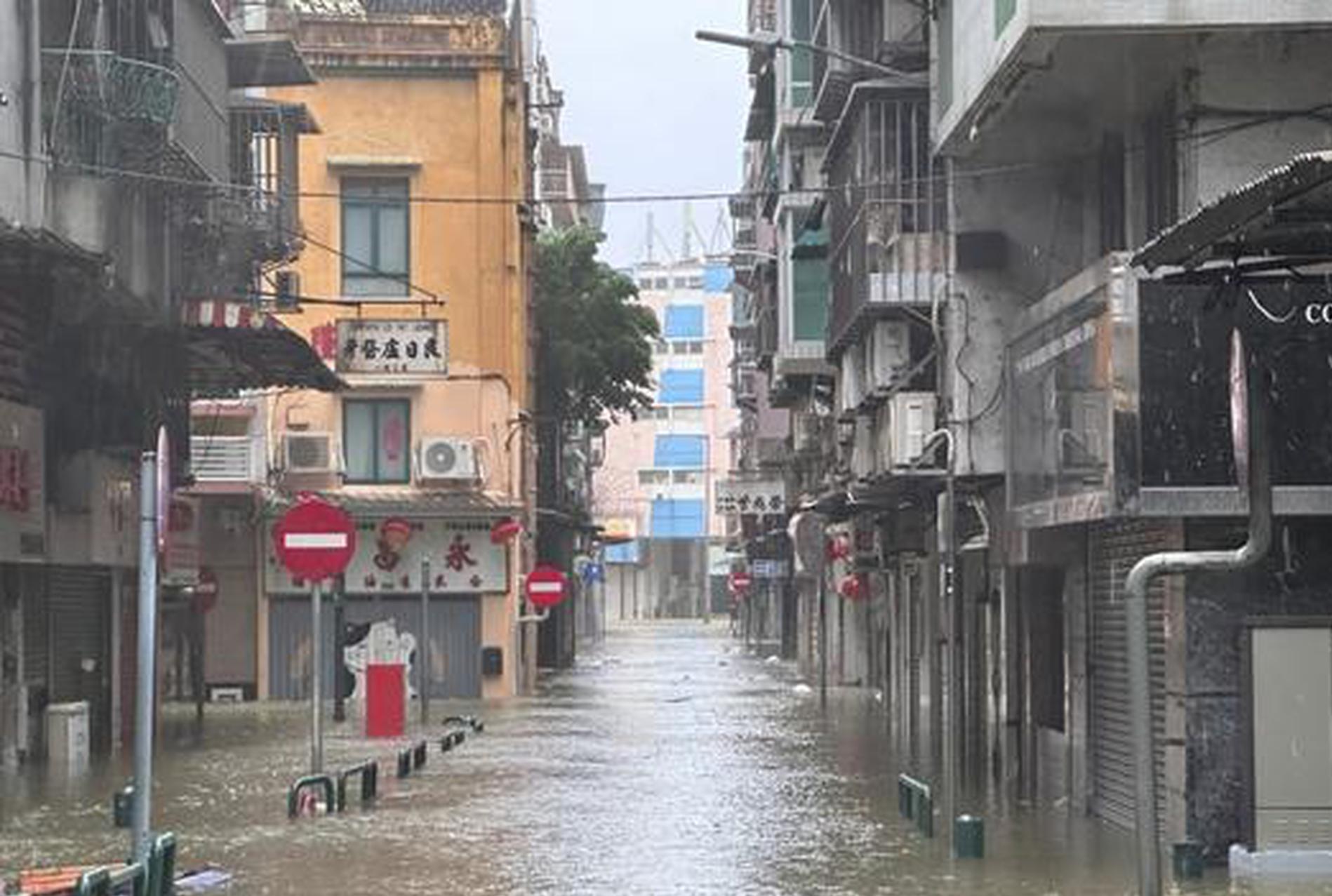 Super typhoon Ragasa batters Macao