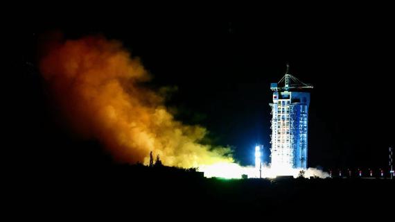 A Long March-4C rocket, carrying the Fengyun-3 08 satellite, blasts off from the Jiuquan Satellite Launch Center in northwest China, September 27, 2025. (Photo/China Media Group)
