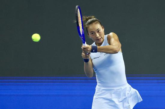 China's Olympic champion makes triumphant return