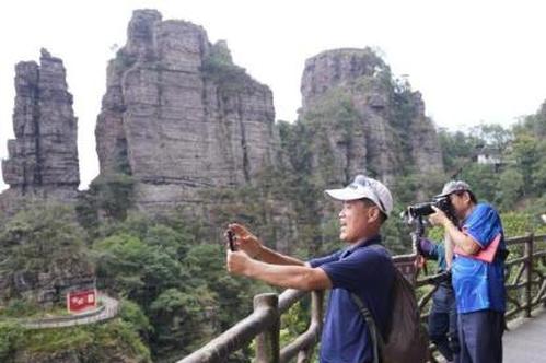 South Korea begins trial visa-free entry for Chinese tour groups