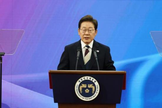 Lee orders crackdown on protests