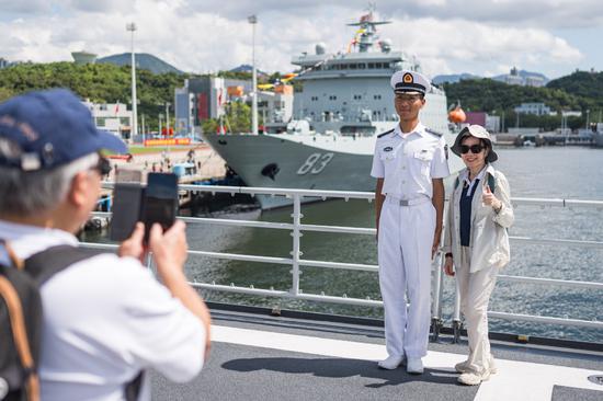 Hong Kong profits from Golden Week travel rush