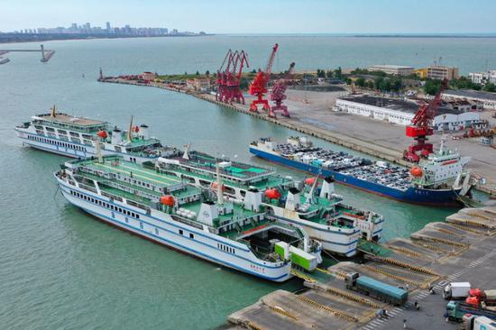 Red alert as Typhoon Matmo makes landfall in South China