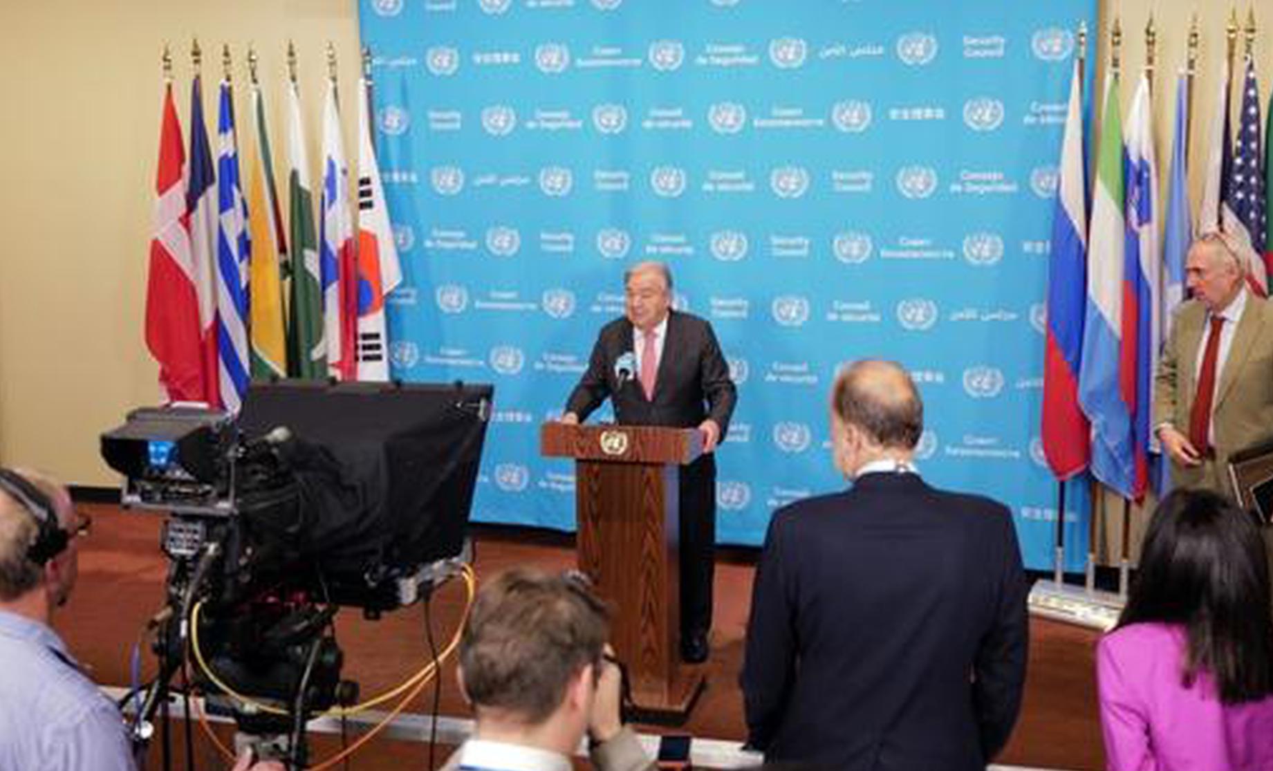 Israel approves peace plan, while international community welcomes 'first phase' of Gaza truce