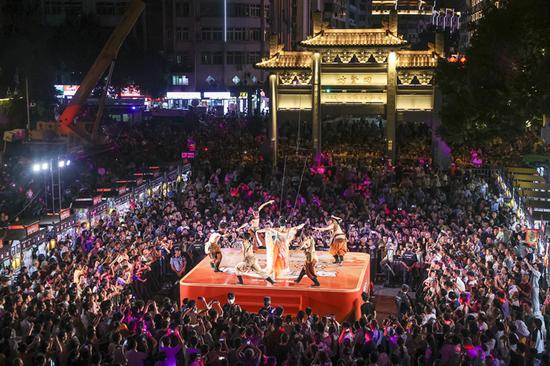 China's courier network boosts Golden Week holiday economy