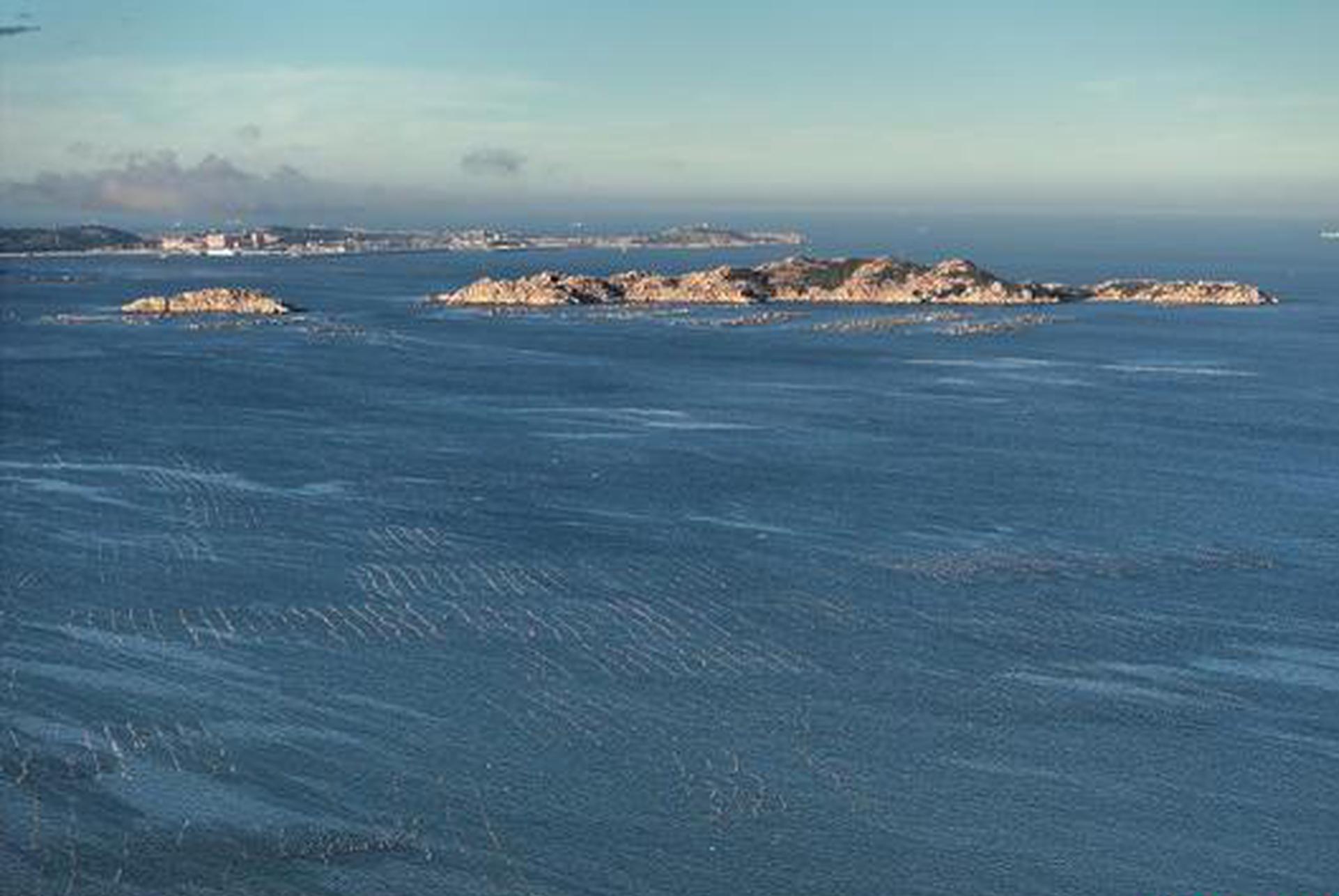 Cross-Strait travel hits record highs during Golden Week holiday