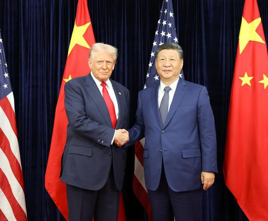  Chinese President Xi Jinping meets with U.S. President Donald Trump in Busan, South Korea, Oct. 30, 2025. (Xinhua/Huang Jingwen