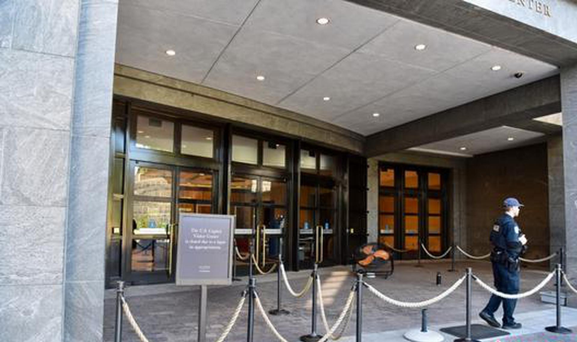 U.S. Fed cuts rate again as government shutdown clouds outlook