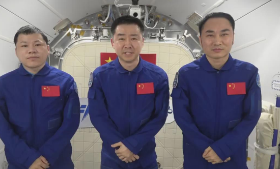 China delays Shenzhou-20 return mission