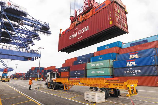 Tariff-troubled U.S. fears not-so-happy holidays