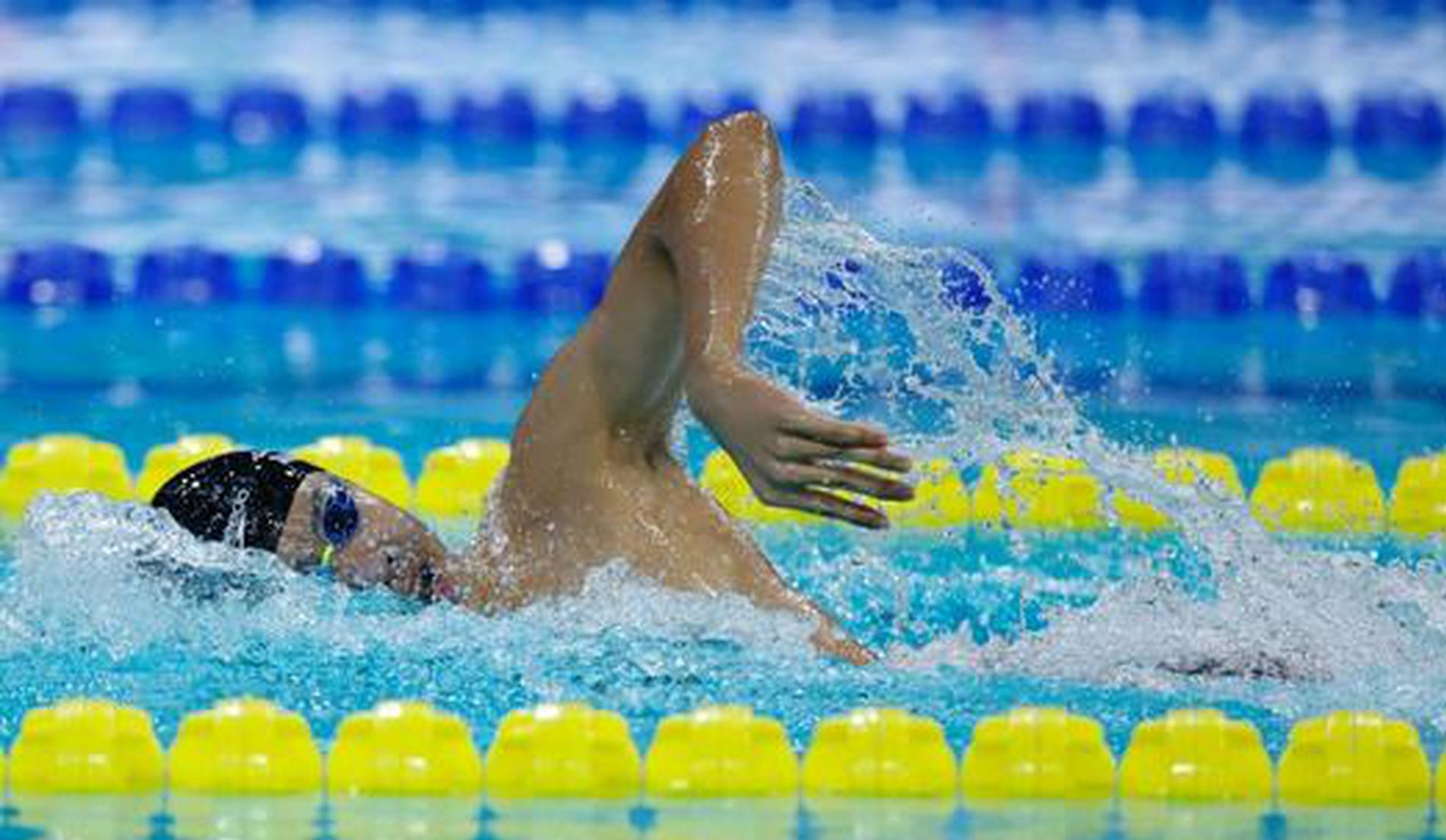 Zhang Zhanshuo wins gold in 400m freestyle finals of swimming event at 15th National Games
