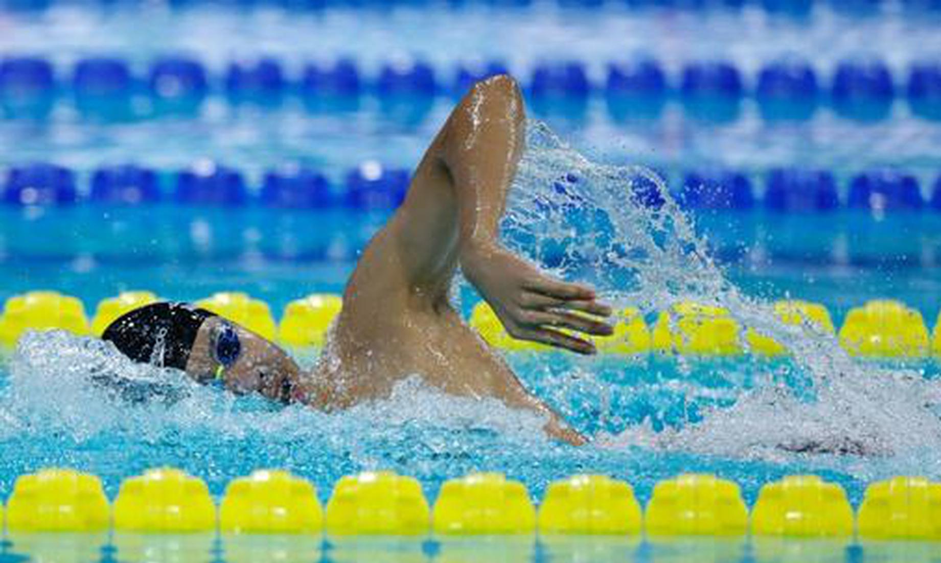 Zhang Zhanshuo wins gold in 400m freestyle finals of swimming event at 15th National Games