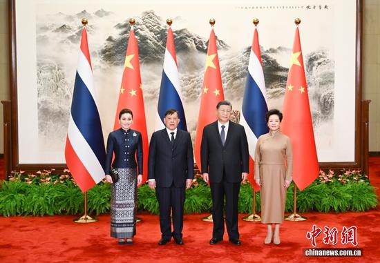 Chinese President Xi Jinping meets with Thailand's king in Beijing