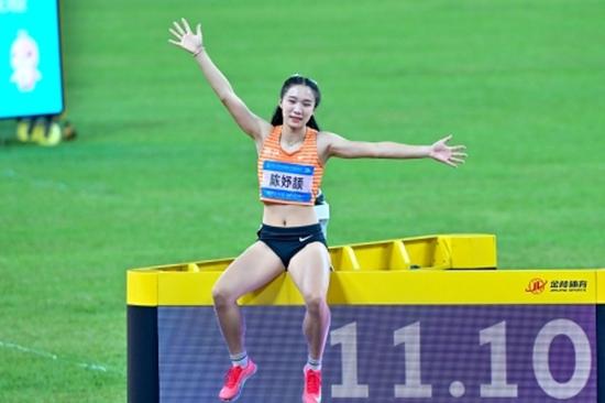 Chen Yujie sets Asian U20 record, Li Zeyang wins men's 100m gold