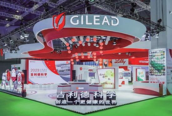 Healthcare companies expand their 'suitcases'