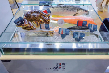 Norwegian seafood products are showcased at the 6th CIIE. [Photo/Norwegian Seafood Council]
