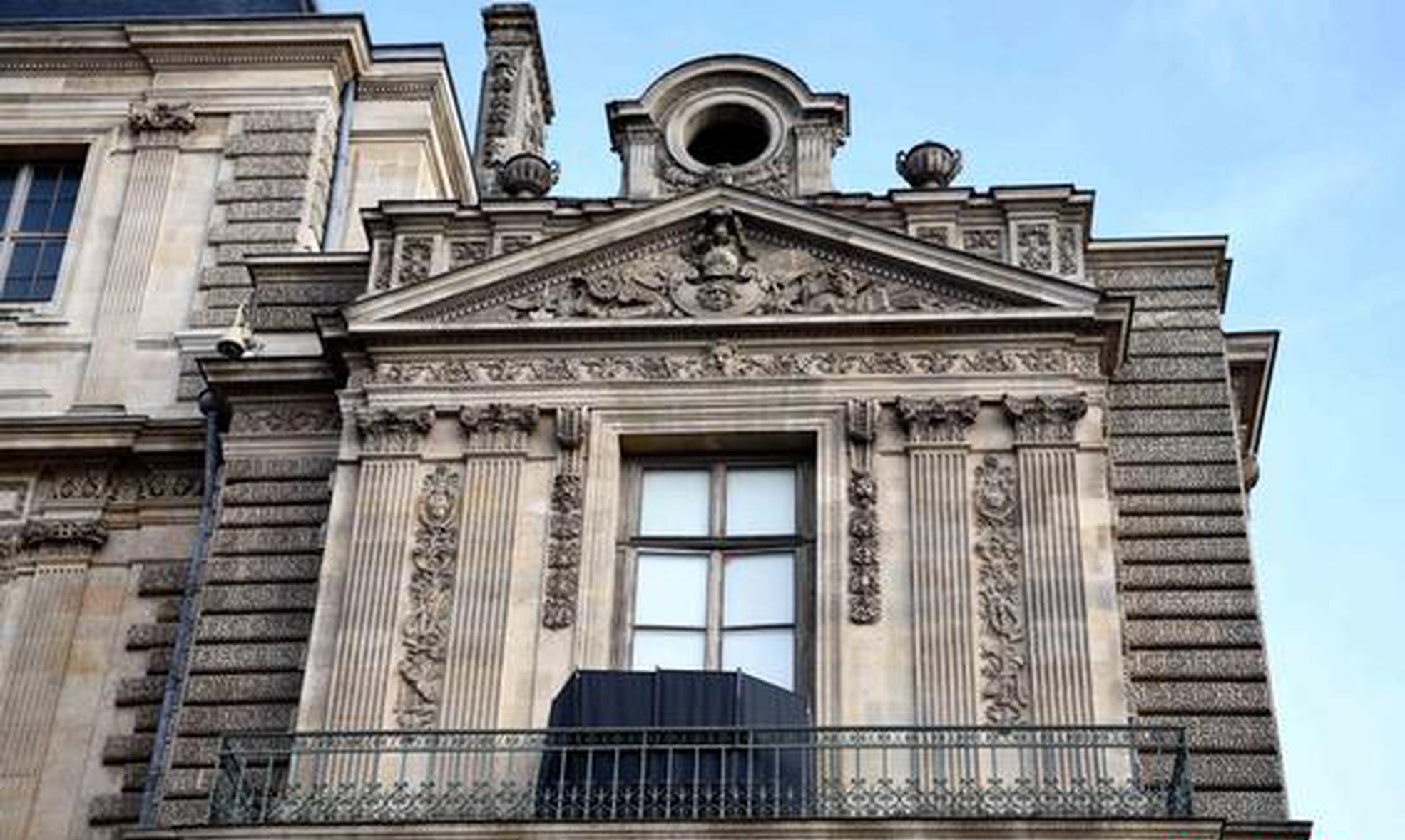 France arrests 4 more suspects in high-value Louvre jewel theft