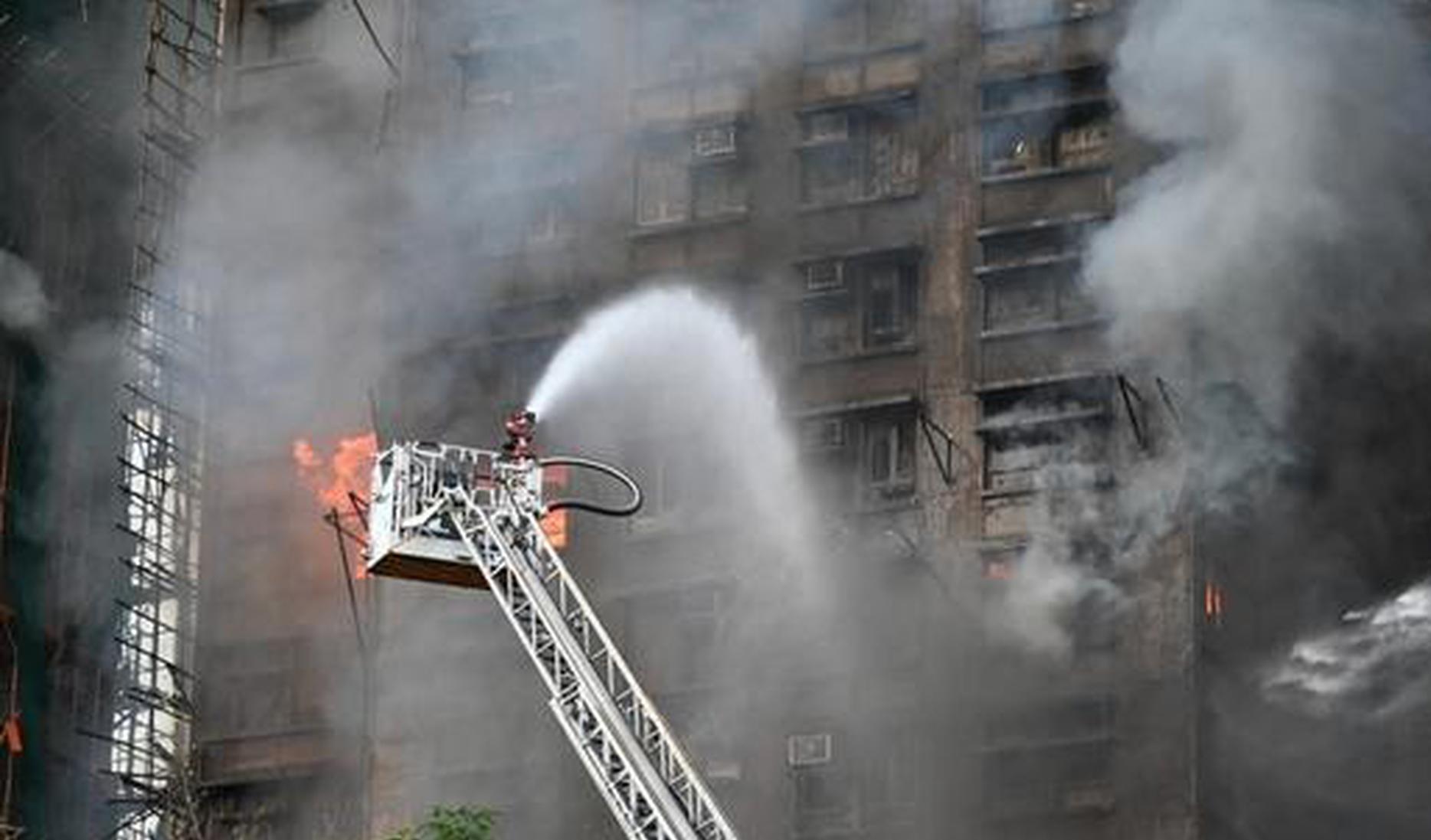 Hong Kong police arrests 3 for residential area fire