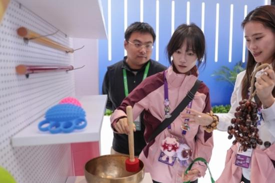 Researcher: Sci-tech innovation and promotion of consumption are complementary