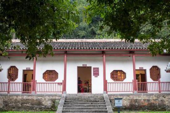 Symposium explores photography's role in preserving 20th-century architecture