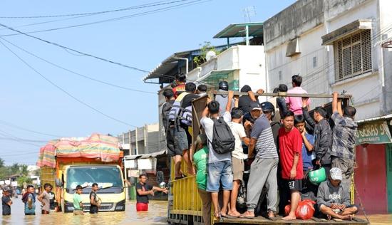 442 killed in Indonesia flooding
