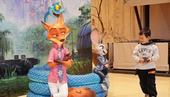 Movie Zootopia 2-themed installations attract Beijing residents