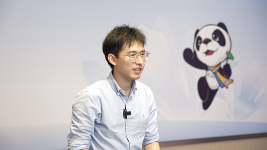 Shawn Yu, Manufacturing Director of Shift Robotics, receives an interview.