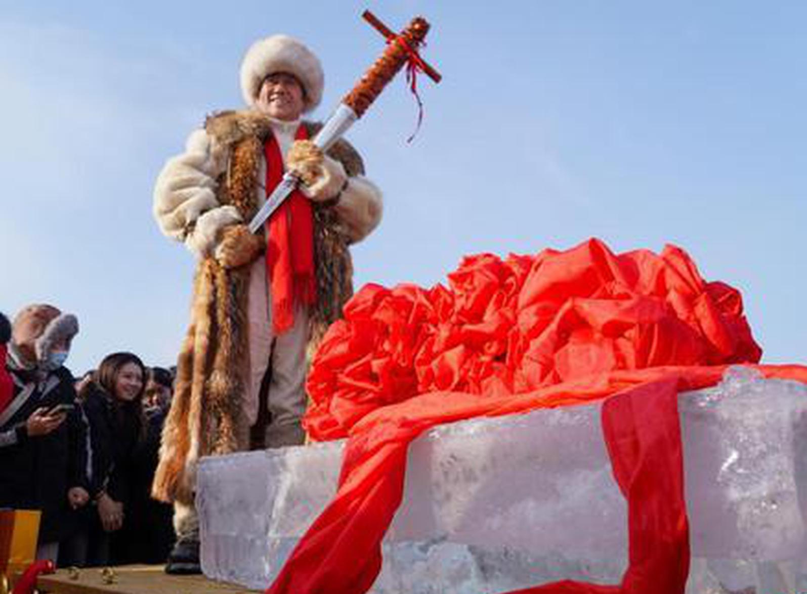 Sixth ice collecting festival kicks off in Northeast China