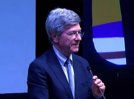American economist Jeffrey Saxs delivers his speech at the 2025 UNISA (University of South Africa) Founders’ Lecture. (Screenshot from weloveafrica on Youtube)