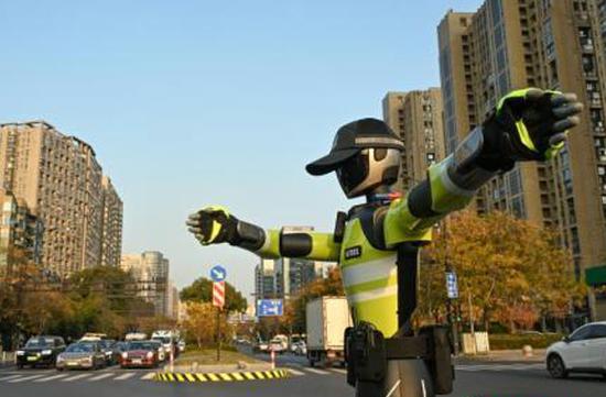 AI market to hit $4.8 trln by 2033, dominance hinges on ecosystem beyond tech: UN report