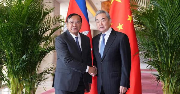 Chinese Foreign Minister meets Cambodian Deputy PM in Yunnan