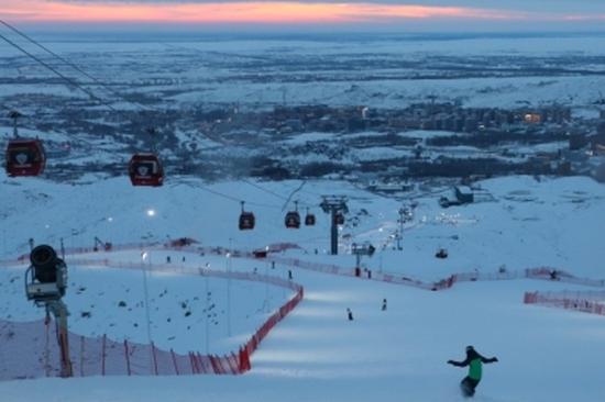 Zhang Kexin wins FIS Halfpipe silver in Calgary