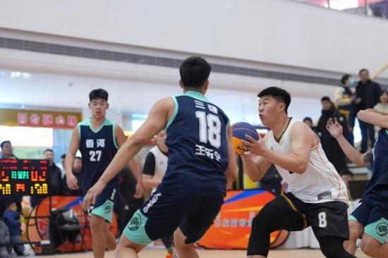 Shanghai Sharks thrash Guangsha 99-77 to climb to top of CBA standings