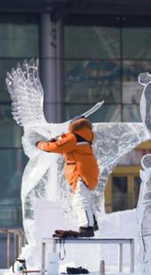 International ice sculpture competition heats up in Harbin