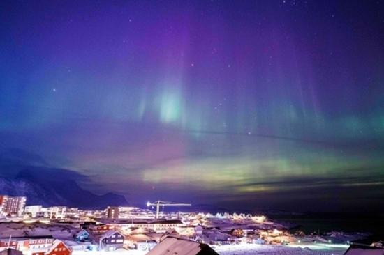 Waiting for Europe's answer under the glow of a winter night in Brussels