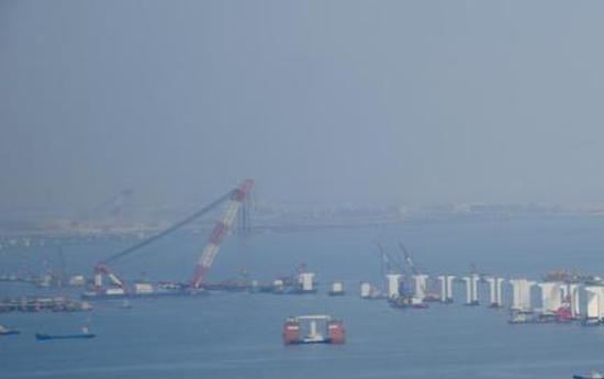 Latest addition to Shiziyang Bridge constructions brings main tower above 300 meters