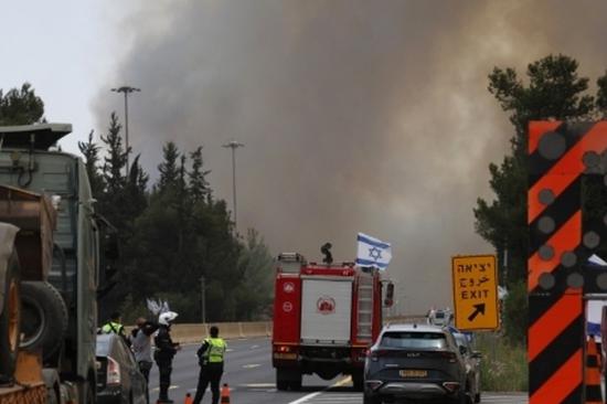 Israeli fire strikes journalists and children in Gaza