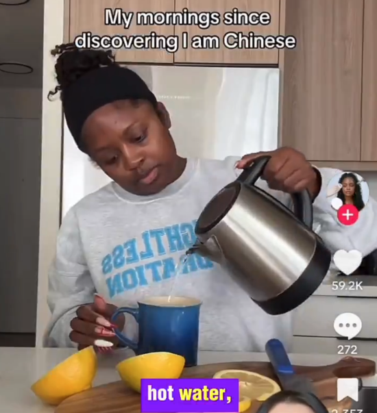 A foreigner drinks hotwater in the morning, living a Chinese-style life. (ScreenShot Photo)