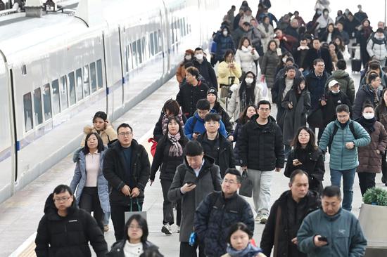 China expects record-high passenger trips during 2026 Spring Festival travel rush