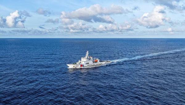 This aerial drone photo taken on Nov 14, 2025 shows China Coast Guard (CCG) vessel Huangyan patrolling in the territorial waters of China's Huangyan Island.（Photo/Xinhua）