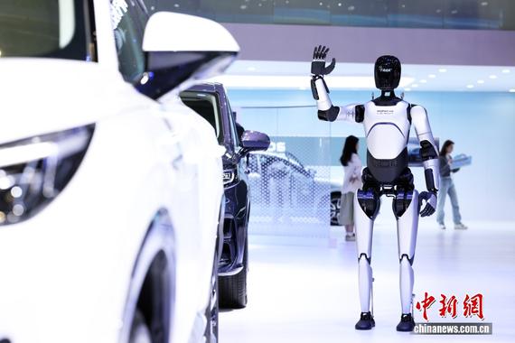 Photo released on Dec. 30, 2025 shows a humanoid robot. (File photo/China News Service)