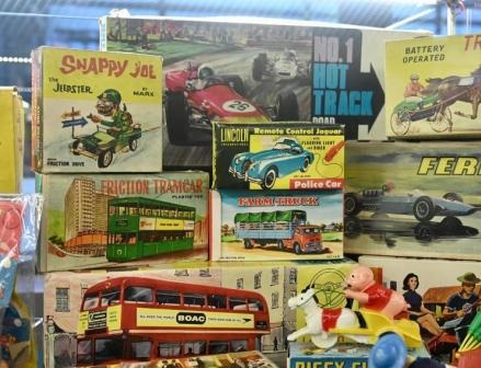 'I love, me' meme defusing pressure of perfection