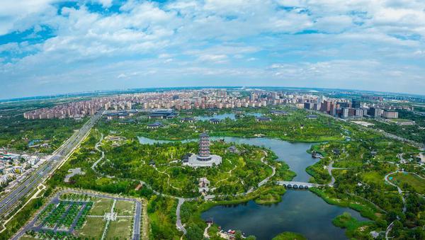 An aerial drone photo taken on June 16, 2025 shows a view of Yuerong Park in the Xiong'an New Area, north China's Hebei Province. (Xinhua)