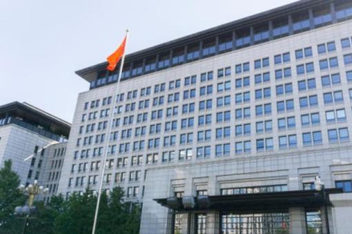 China welcomes U.S. firms to continue growing in its market: commerce minister