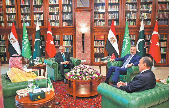 Tehran warns as Washington eyes key oil hub