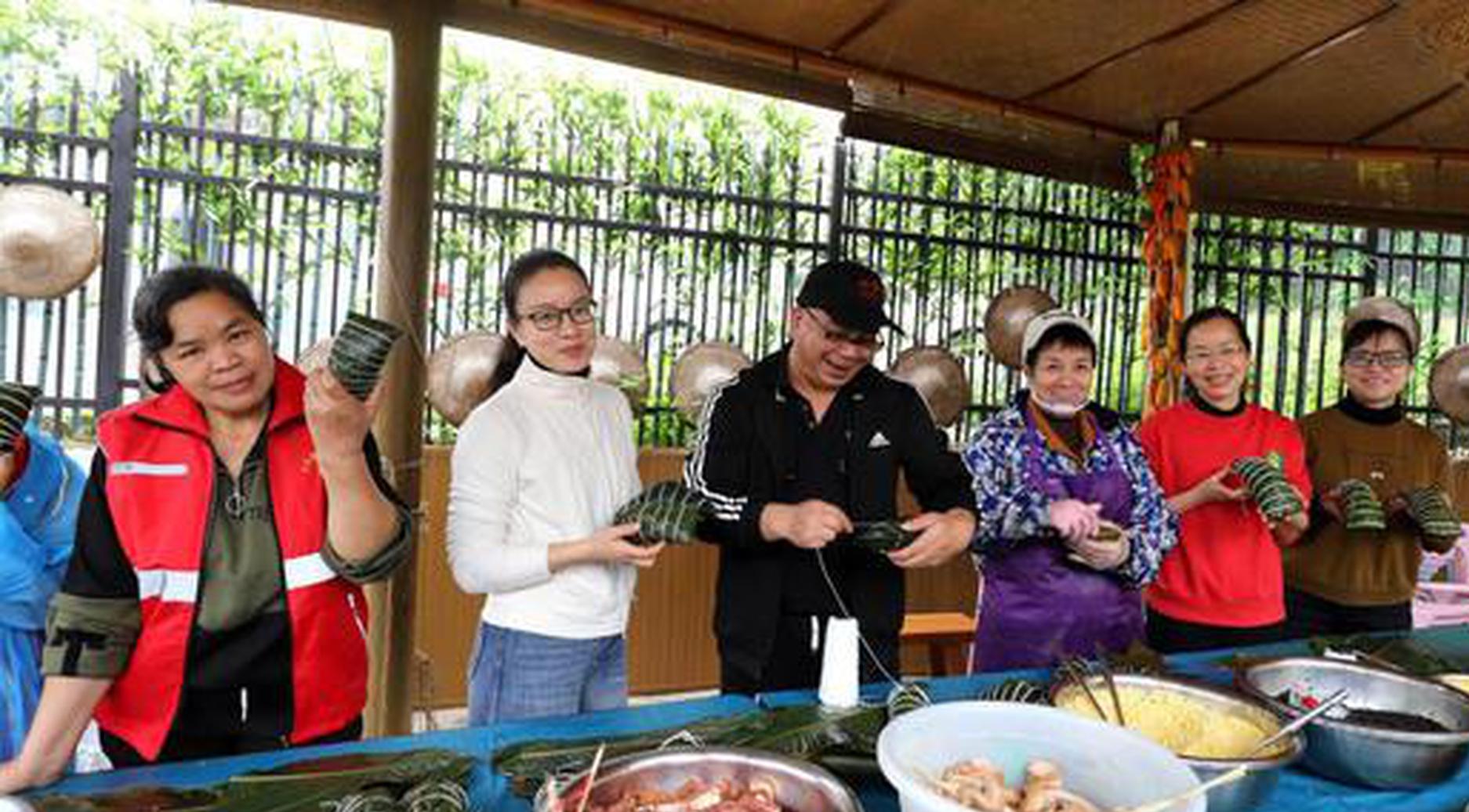 Meeting stresses Party's leadership in grassroots legislator elections