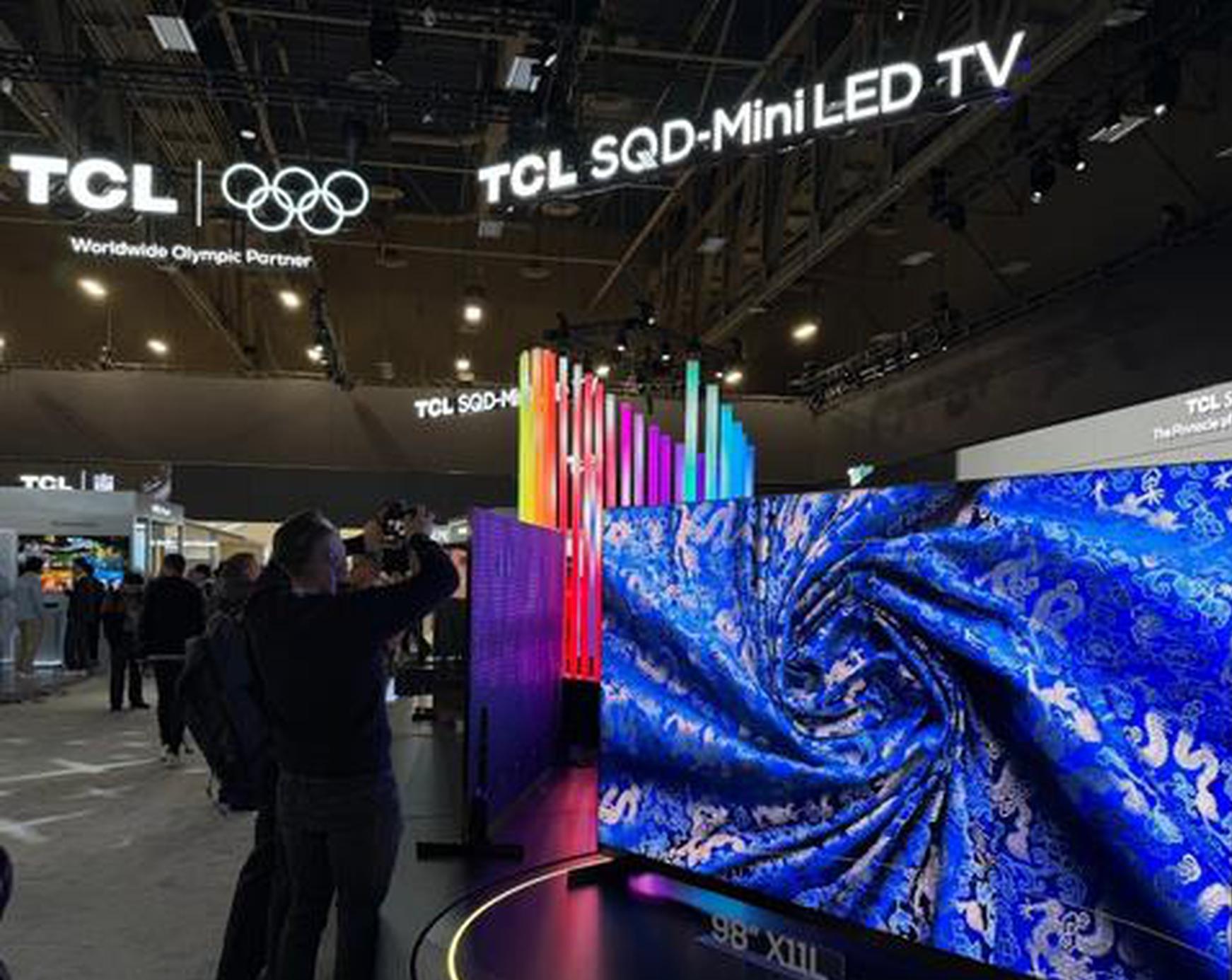 China's SOEs urged to increase employment of college graduates