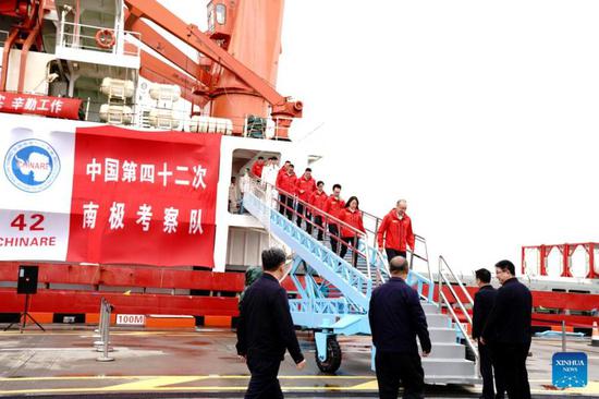 Chinese polar icebreaker returns home after fruitful Antarctic research outcomes